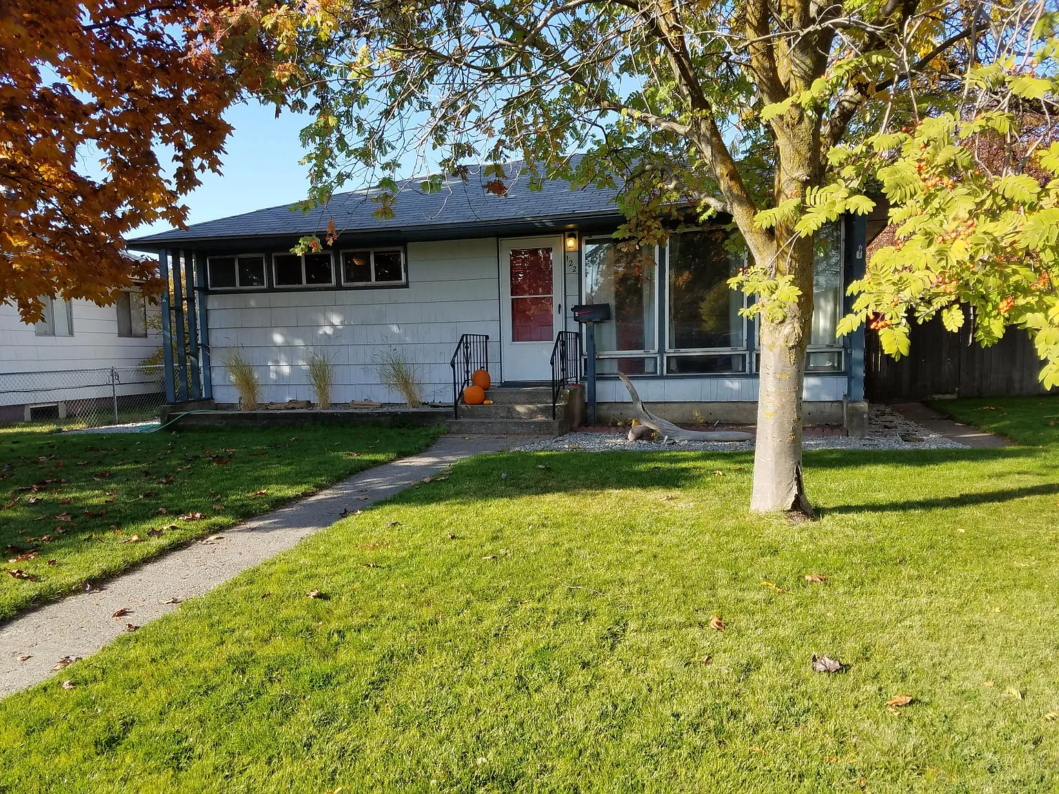 3 bed, 1452 sqft, $2,100 — Photo 1