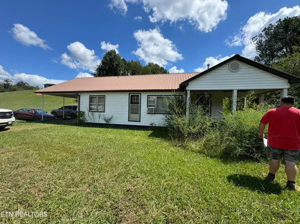 2046 Hartford Rd, Cosby, TN 37722