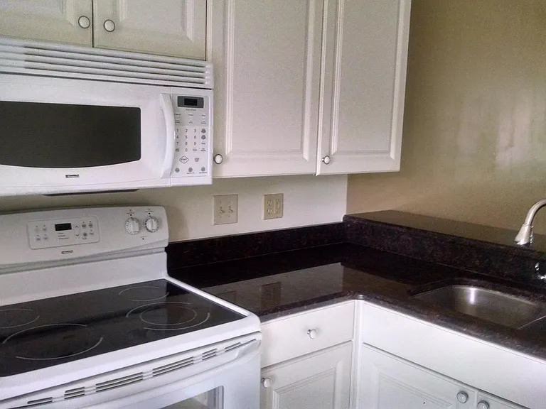 120 Reserve 100 Cir — Photo 4