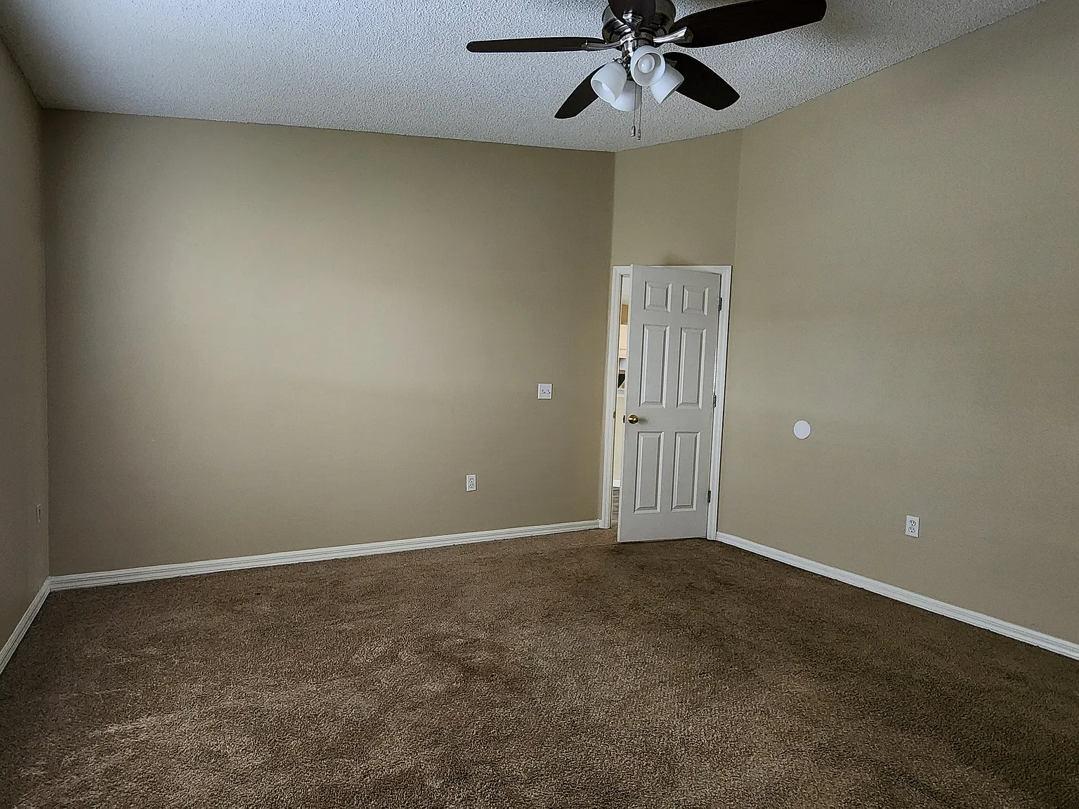 3 bed, 1500 sqft, $1,850 — Photo 4