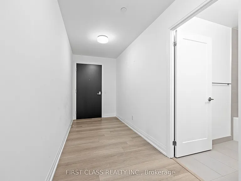 286 Main St #Penthouse 1 — Photo 2