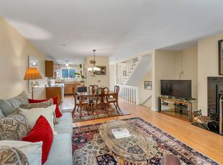 2 Thornhill Rd, Stratham, NH 03885