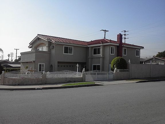 4th image of 825 Bartolo Ave