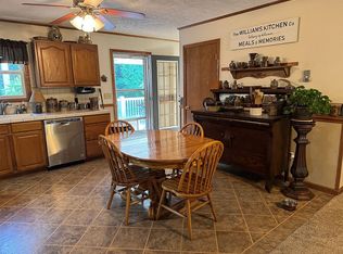 150 Commodore Ln, Barnesville, OH 43713