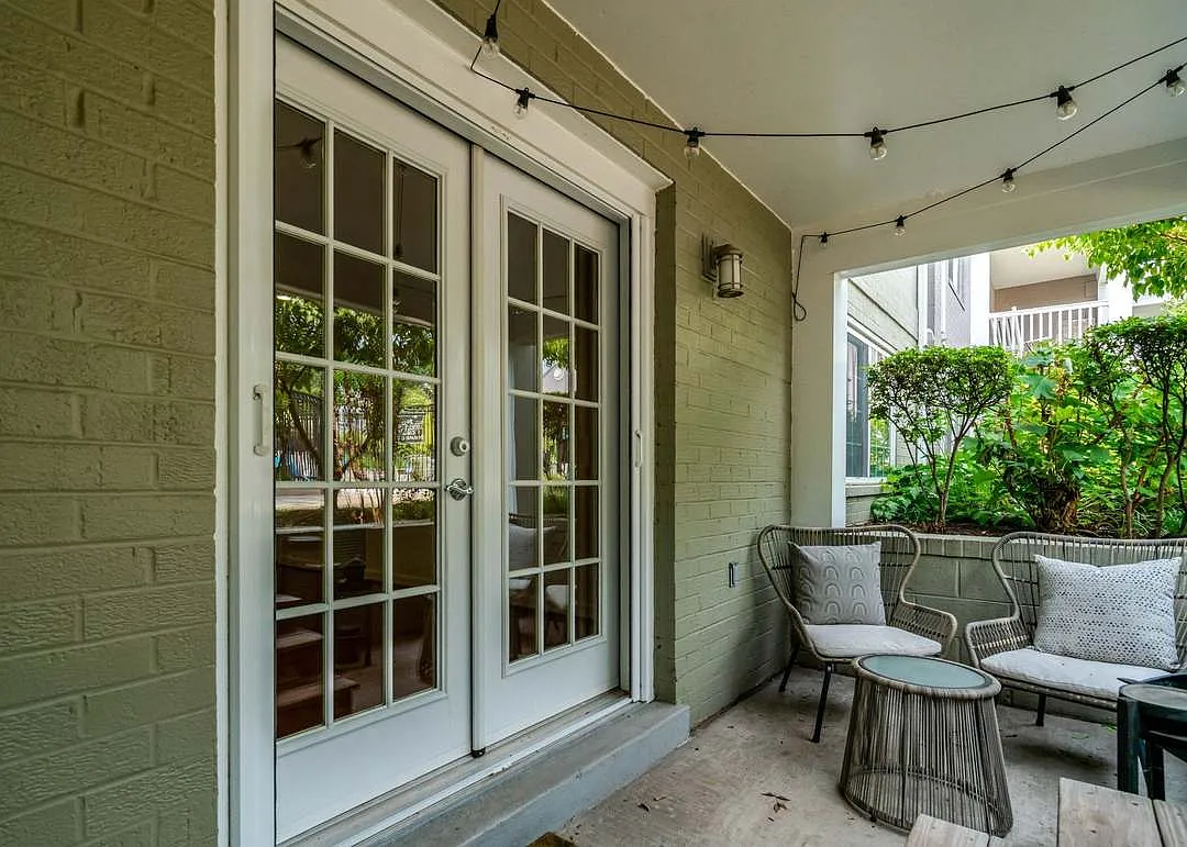 1 bed, 851 sqft, $2,300 — Photo 4