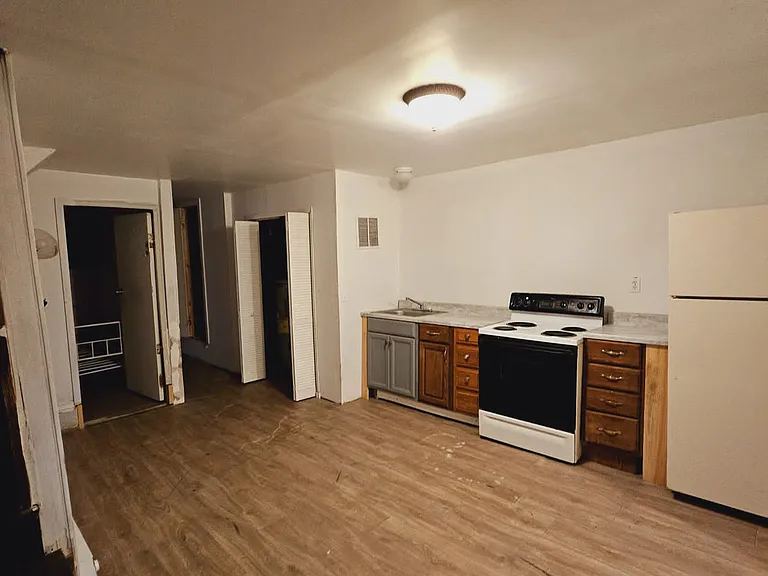 11 S Hilton St — Photo 29