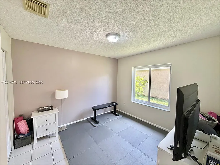 415 NW 165th Ave — Photo 34