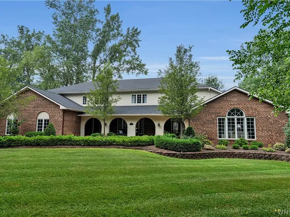 160 Rollingwood St, Williamsville, NY 14221