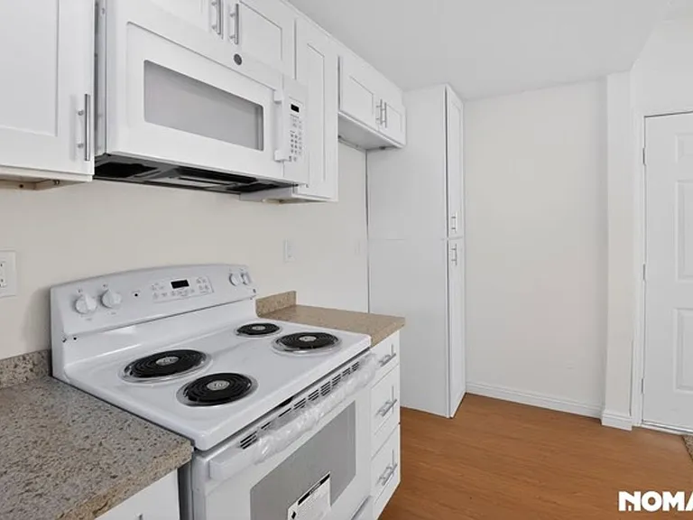 2515 E Madison St #2517 — Photo 7
