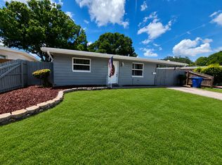 655 Northmoor Ave N, Saint Petersburg, FL 33702