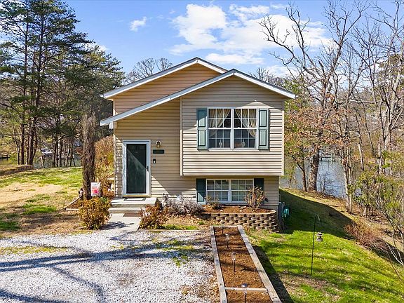 3rd image of 180 Waldo Rd