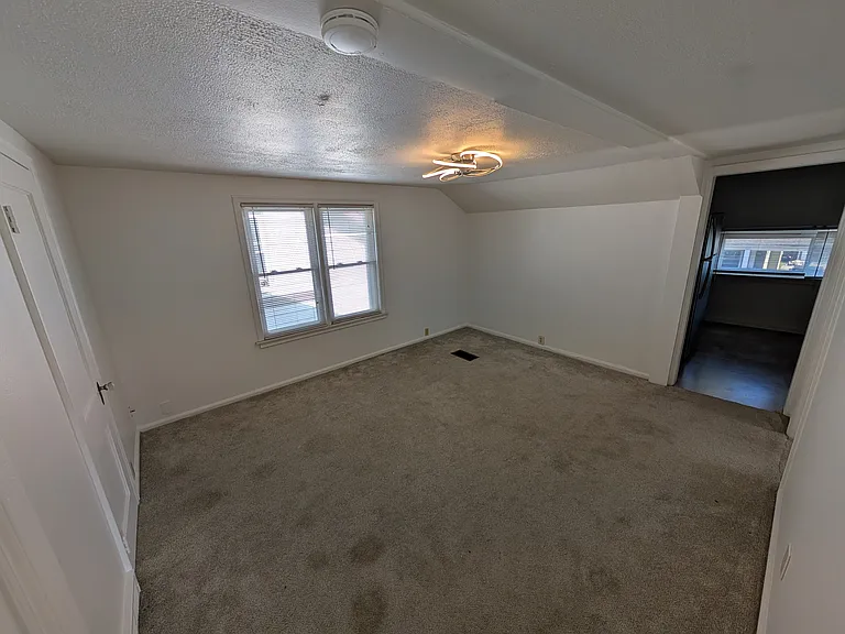 343 College St #A — Photo 4