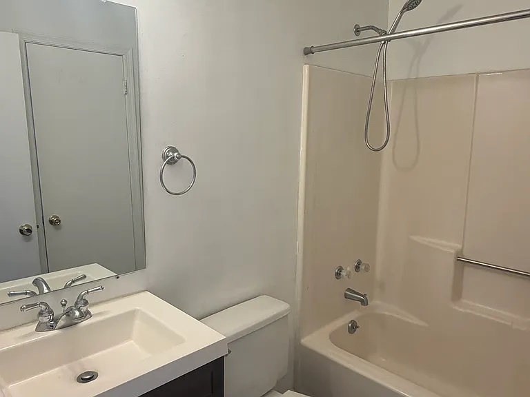 800 Indian Head Ave — Photo 9