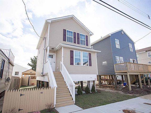 3rd image of 4202 Stewart Ave