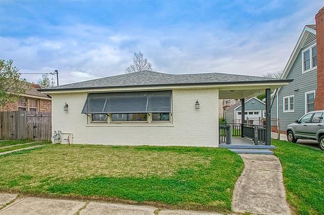 1st image of 149 Middle Park Pl