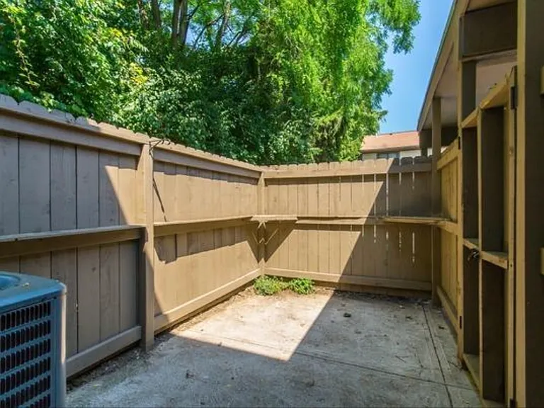 3245 Summerdale Ln — Photo 18