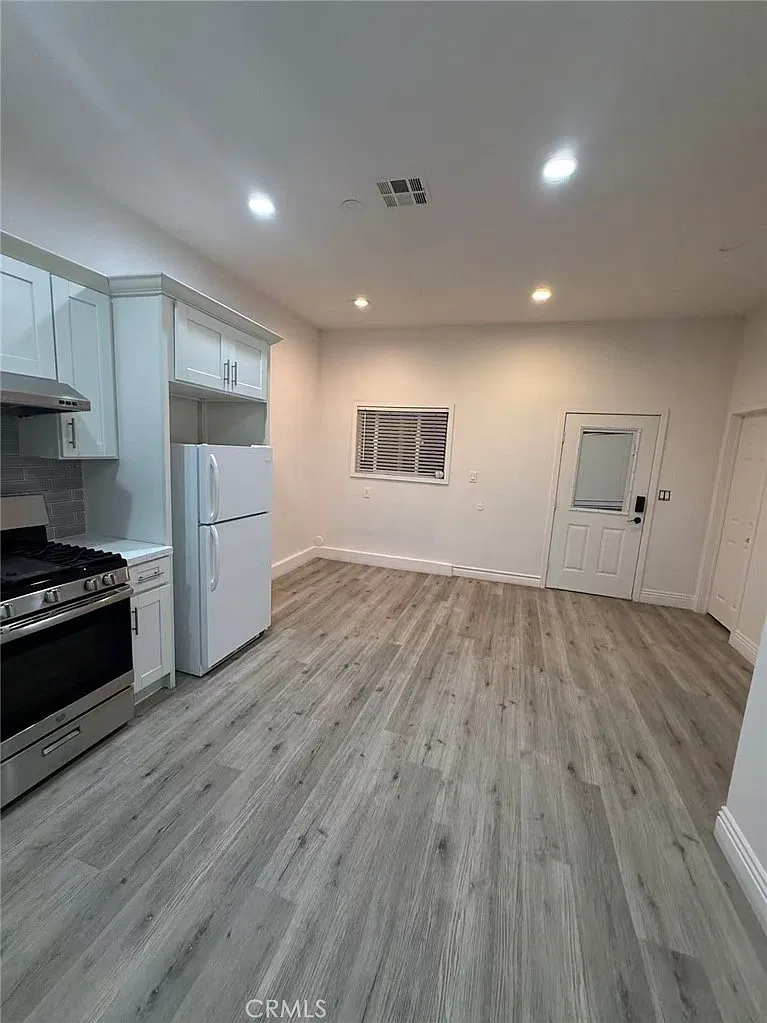 2 bed, 1906 sqft, $2,000 — Photo 3