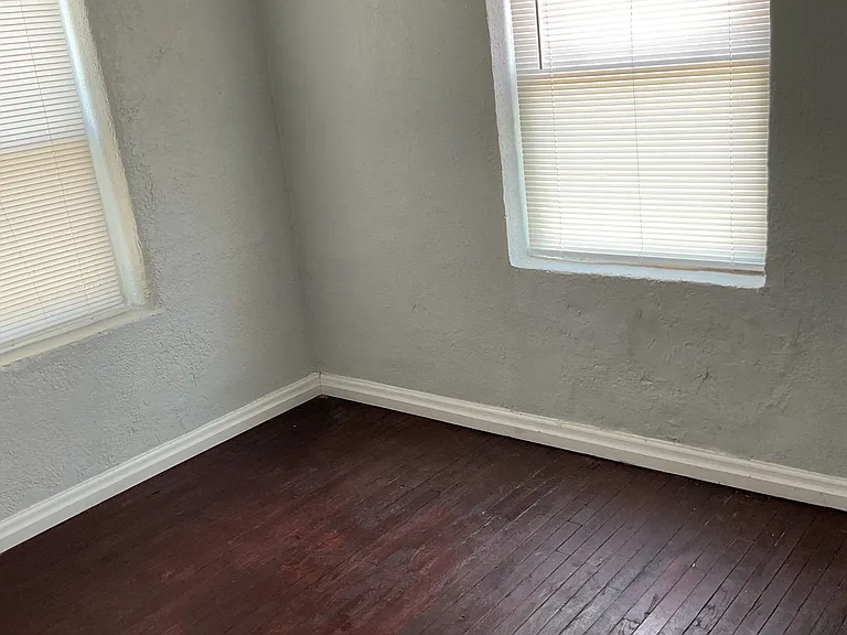 3910 La Luz Ave — Photo 15