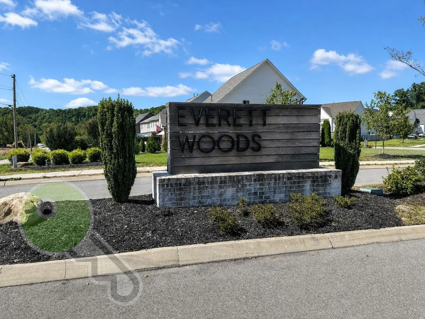 4 bed / 3.5 bath Modern Luxury Meets Resort-Style Living in Everett Woods — Photo 4