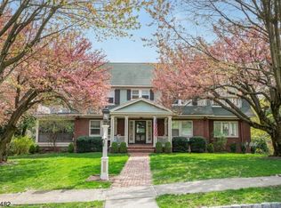 19 Summit Rd, Verona, NJ 07044