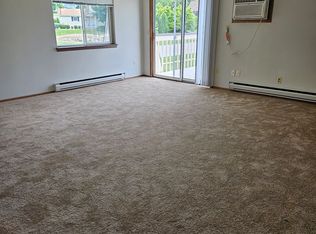 1328 Meadowcreek Dr., Pewaukee, WI 53072, Pewaukee, WI 53072