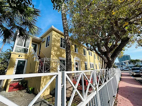 7501 Byron Ave #1A Photo 1