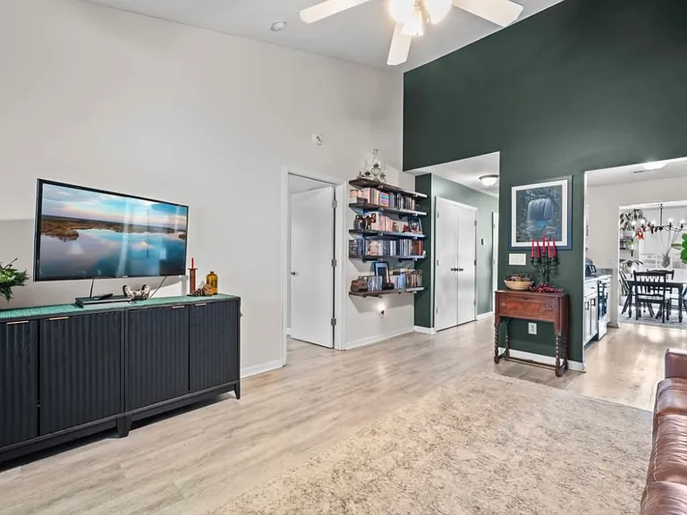 207 Allen Richard Ct — Photo 5
