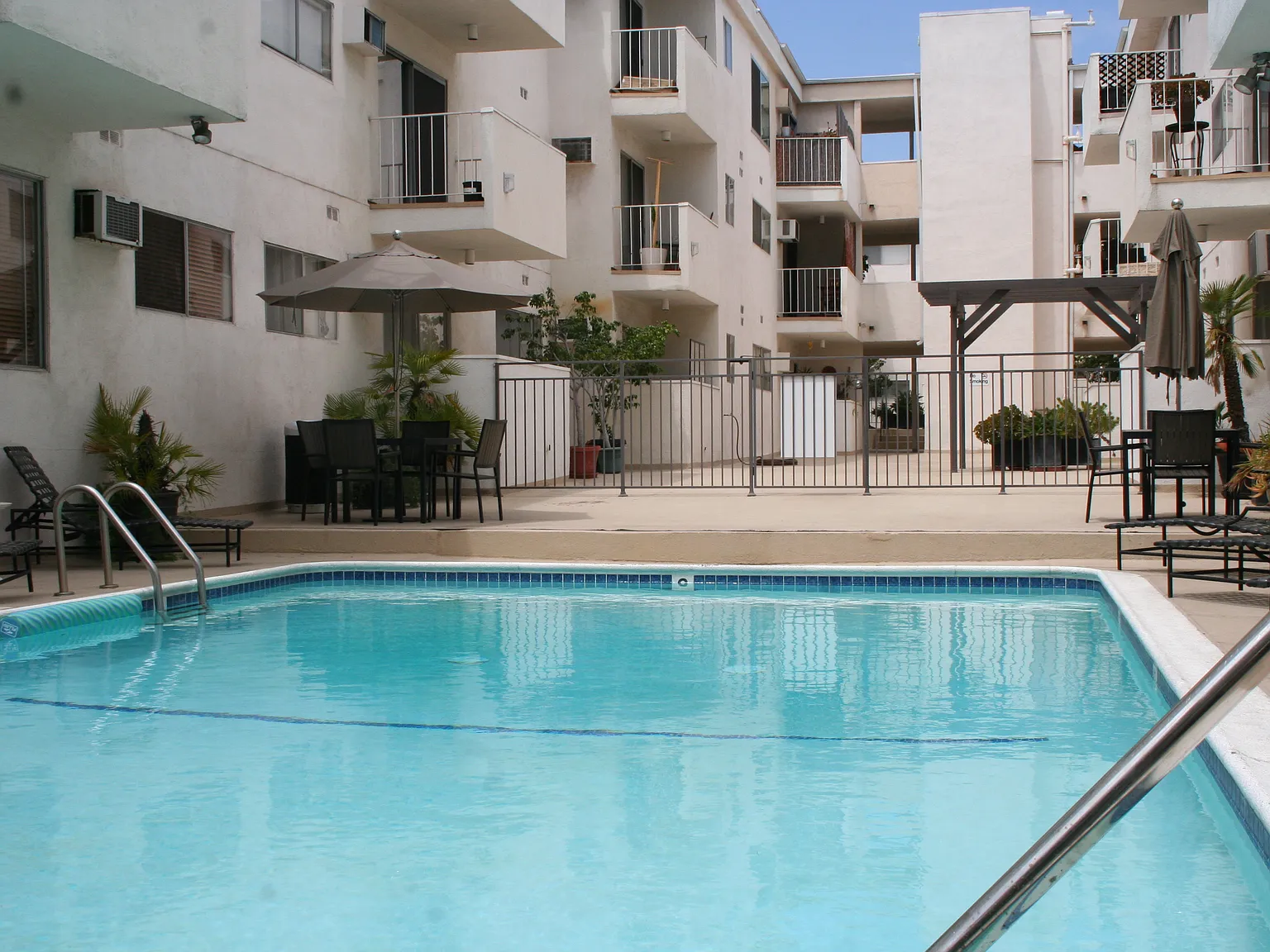 1 bed, 798 sqft, $2,100 — Photo 3