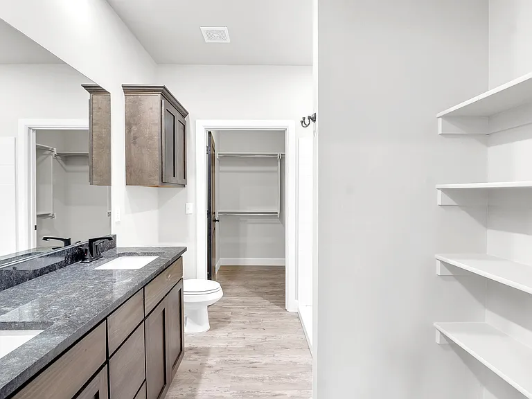 618 E Pams Dr #D — Photo 9