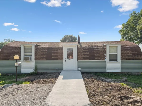 847 Lincoln Ave, Marengo, IA 52301