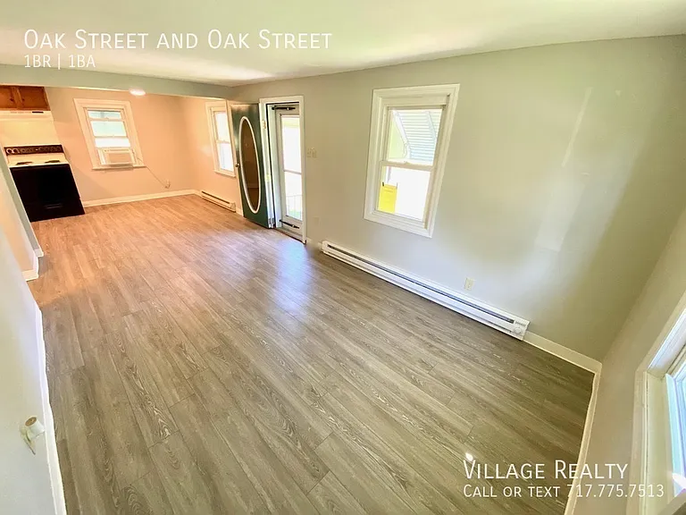 Oak St — Photo 25