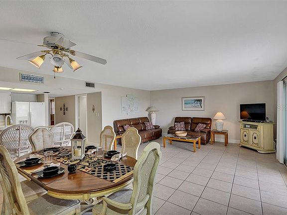 4th image of 19610 Gulf Blvd #407