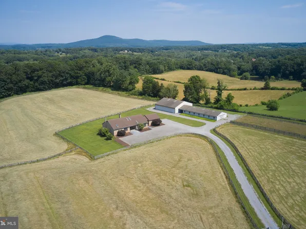 21520 Peach Tree Rd, Dickerson, MD 20842