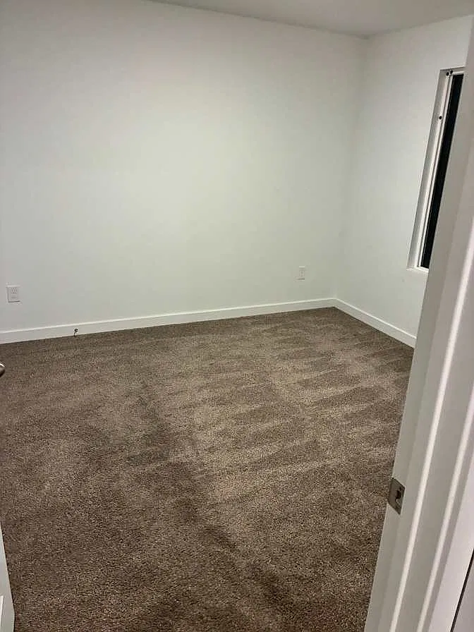 4 bed, 2.5 bath, 1651 sqft, $800 — Photo 1