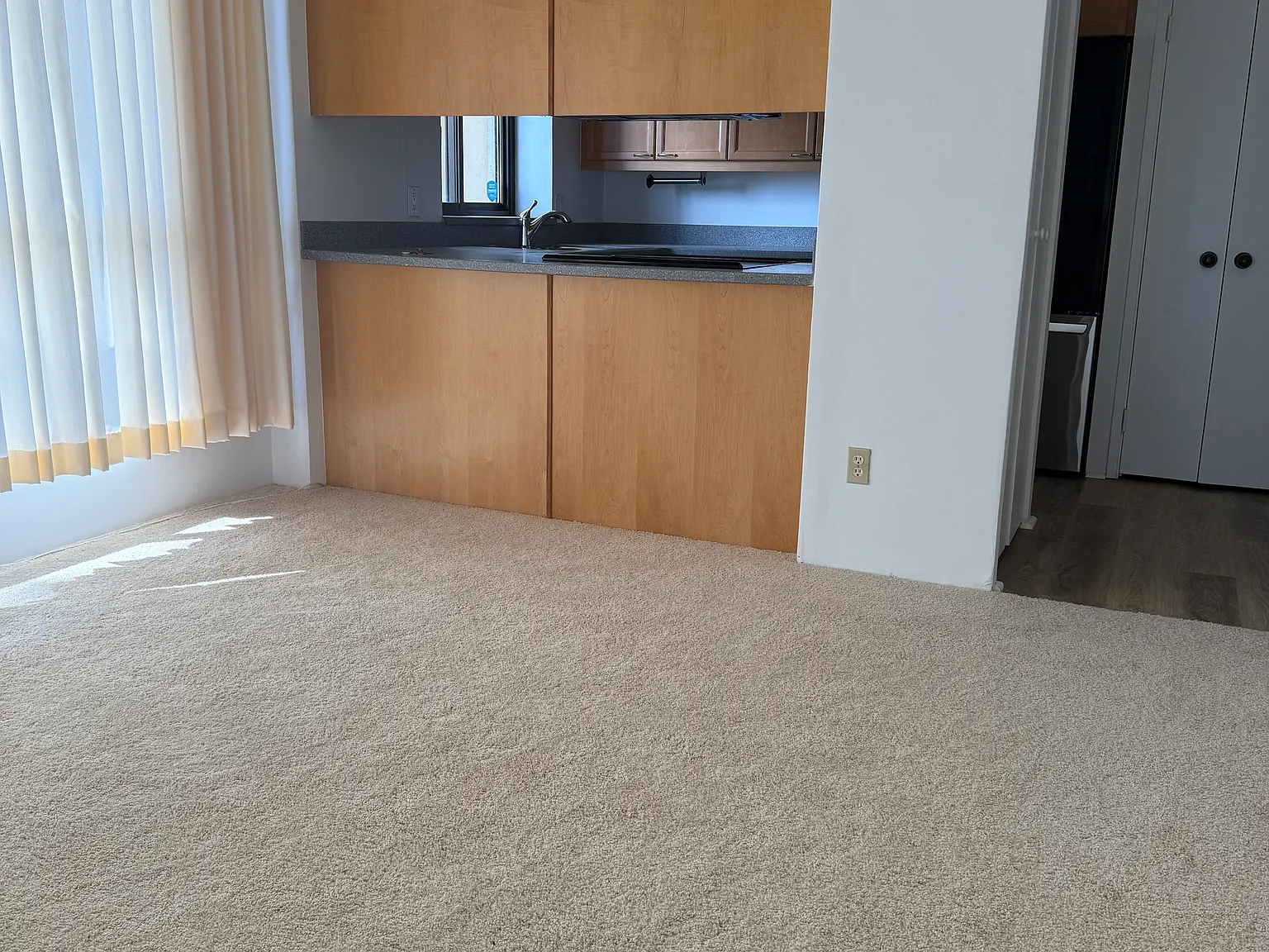 3 bed, 1316 sqft, $4,500 — Photo 2