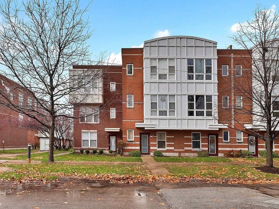 1st image of 3214 N Kilbourn Ave Unit 7