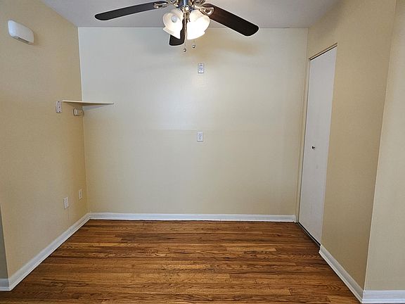 5th image of 3714 Drakewood Dr APT 4