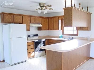 2nd image of 8085 S Sheridan Ave
