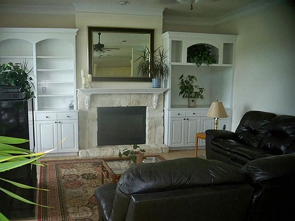 4th image of 32630 Waterworth Ct