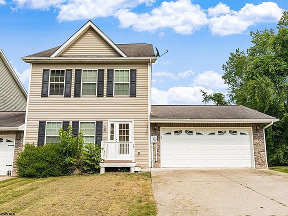 2nd image of 10 Hall Valley Ct
