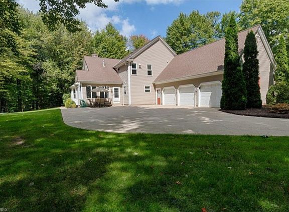 2nd image of 665 Meadowbrook Dr