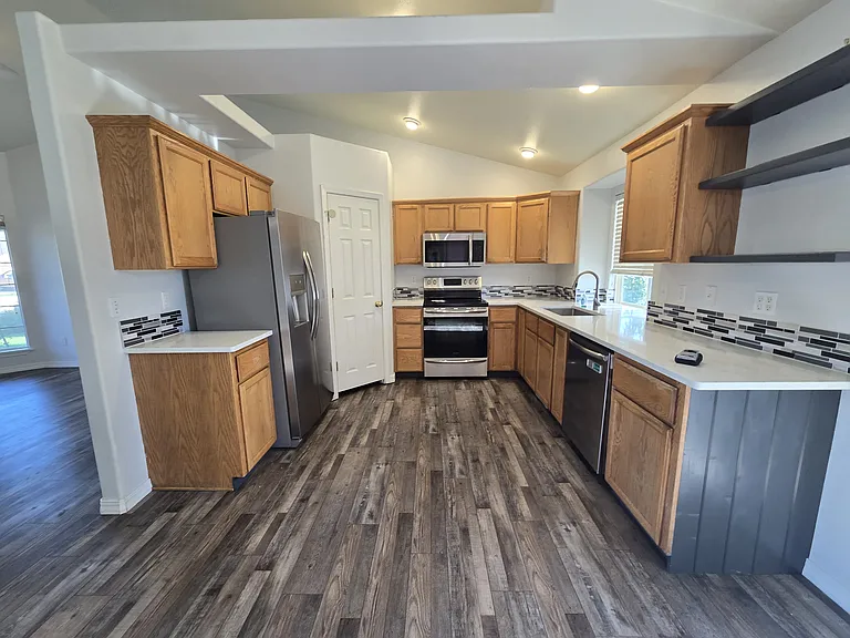 2262 N Aronmink Way — Photo 5
