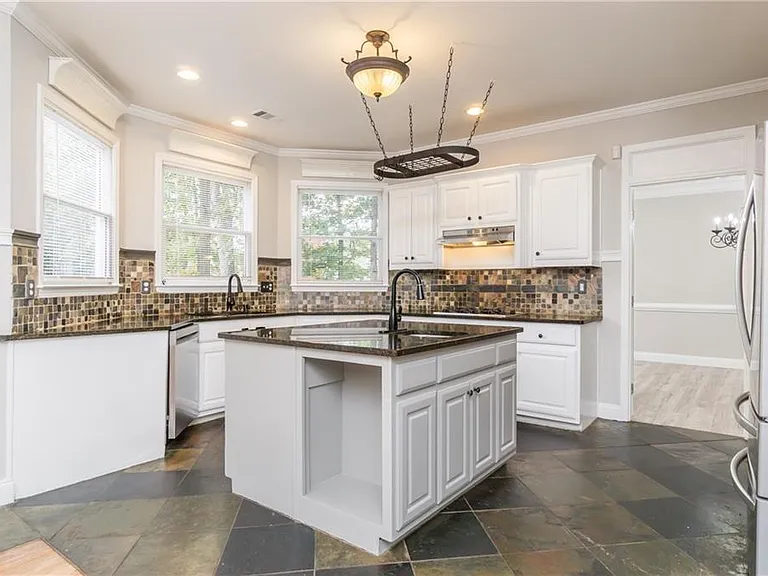 6710 Timber Cove Point — Photo 6