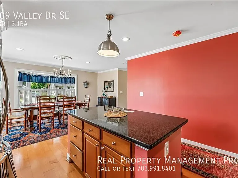 609 Valley Dr SE — Photo 9