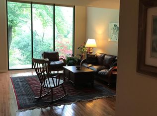 2104 Overlook Ct, Ann Arbor, MI 48103