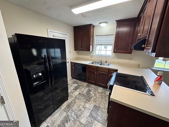 2nd image of 113 Georgetown Blvd