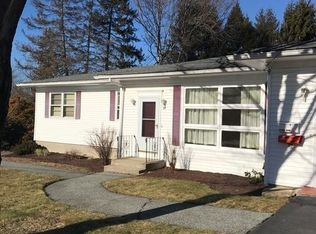 37 Susan Cir, Johnston, RI 02919