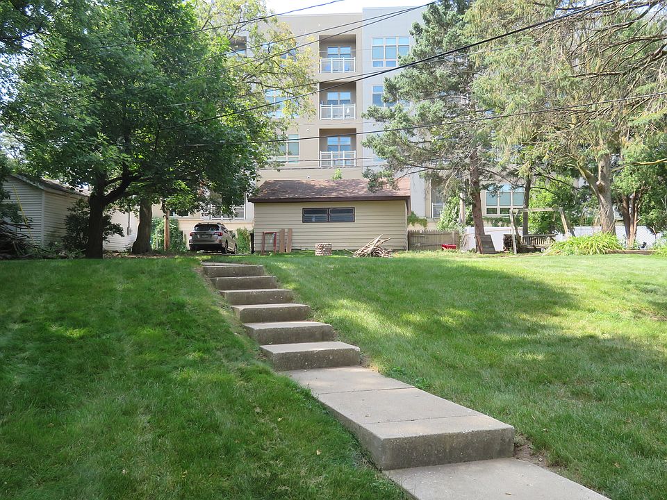 2nd image of 2025 N 107th St
