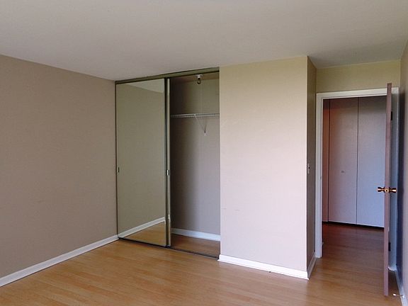 4th image of 5810 Oakwood Dr Unit 5G