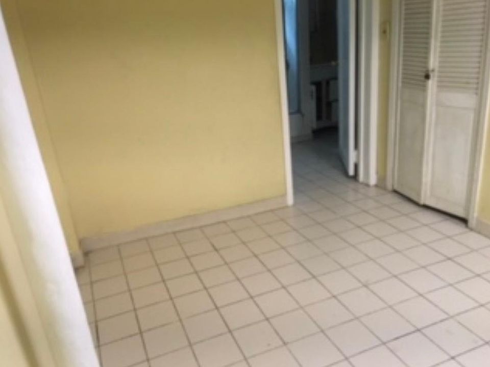 2nd image of 137 Grand Ave